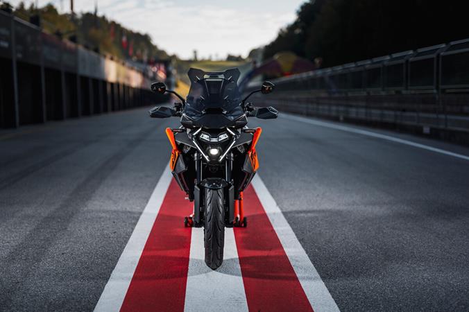 2025 KTM 1390 SUPER DUKE GT